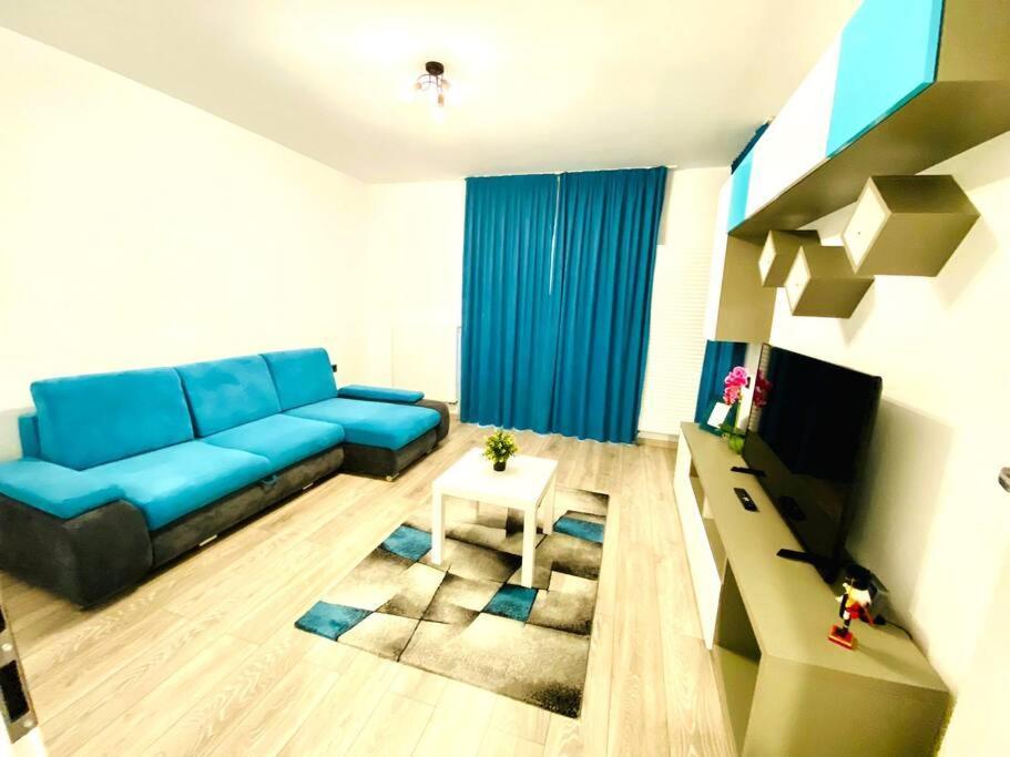Blue Plaza Studio * Bucarest